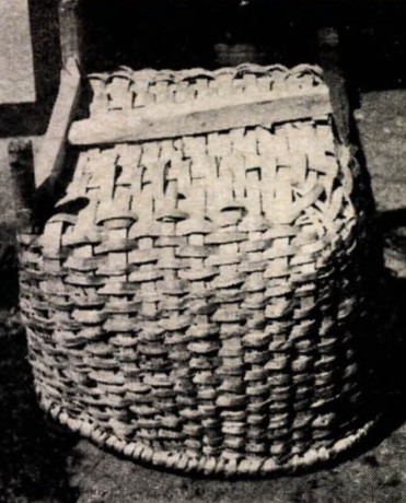 Třínohý koš vyrobil V. Brantl z Filipovy Hory